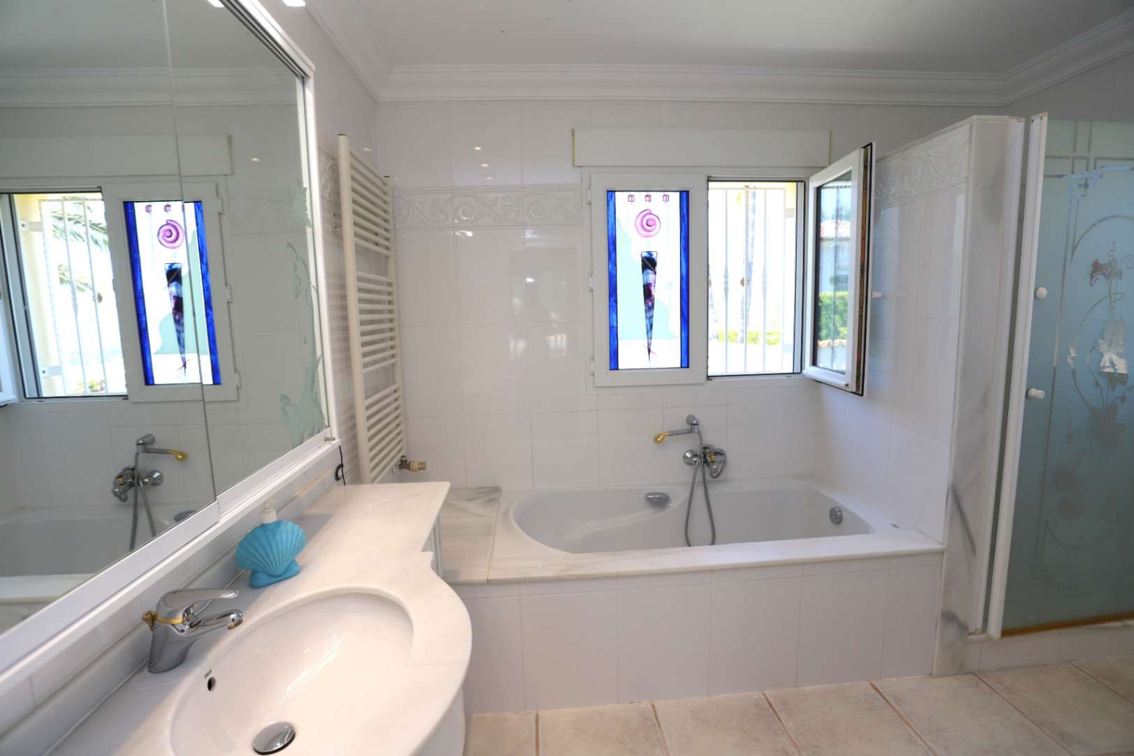 Villa impresionante, vistas al mar, apartamento independiente en Marquesa VI de Denia