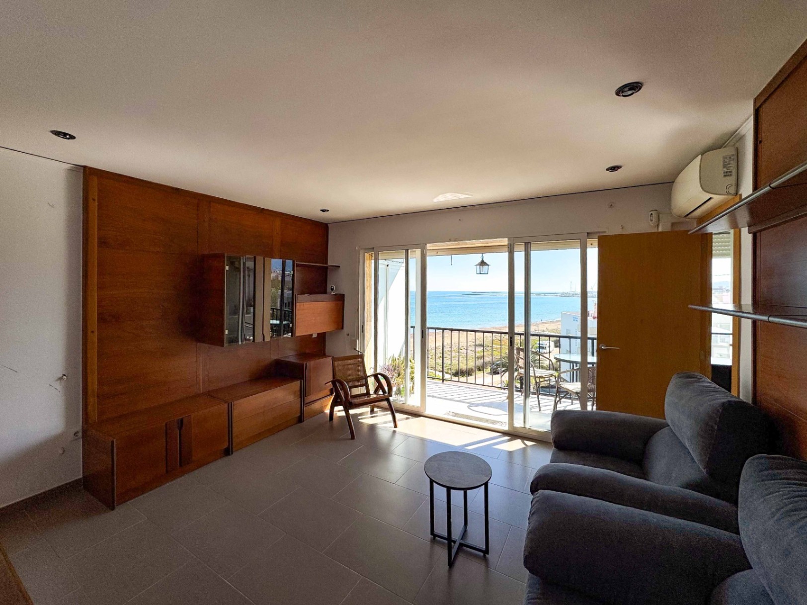 Apartamento frente al mar con vistas panorámicas en Dénia