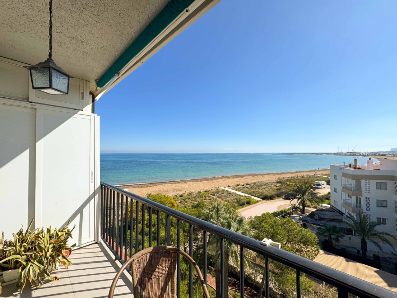 Apartamento frente al mar con vistas panorámicas en Dénia
