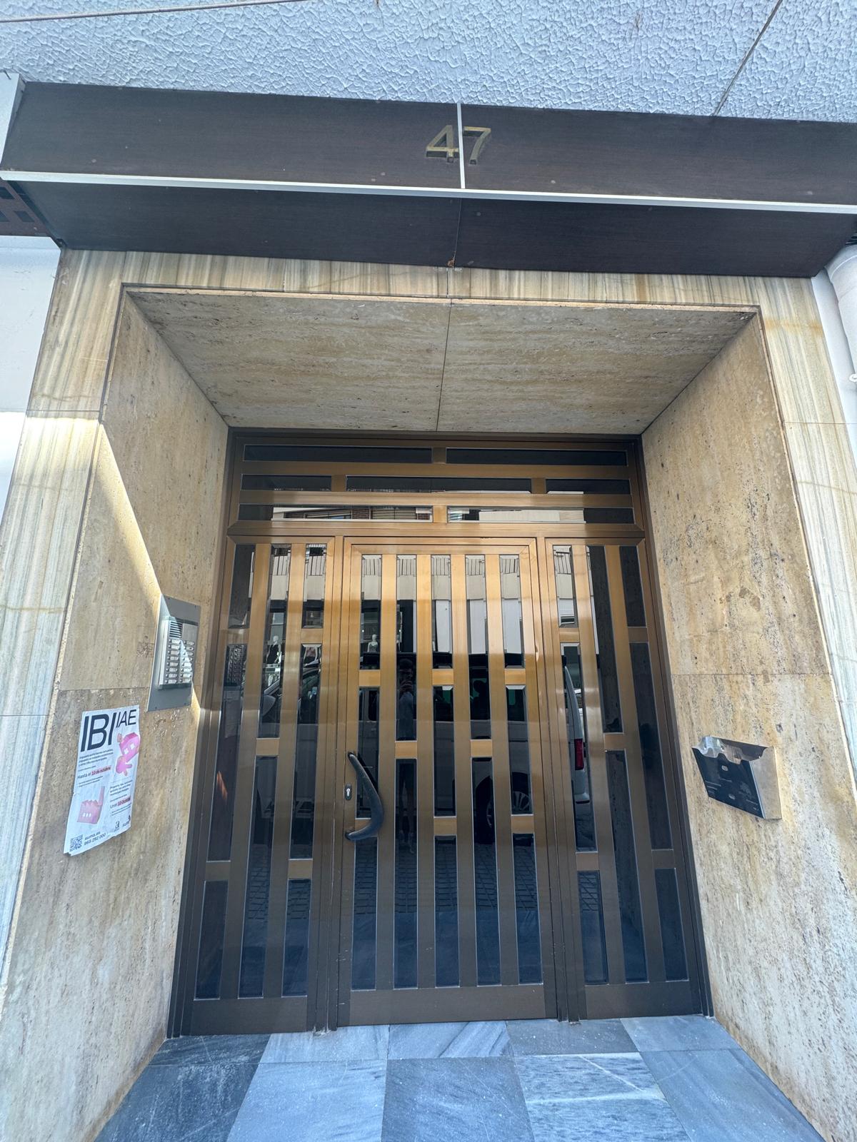 Piso en venta en Denia: 3 dormitorios y 2 baños