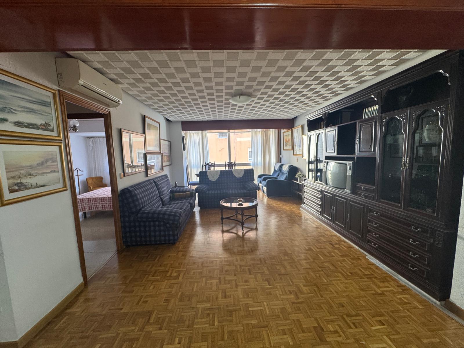 Piso en venta en Denia: 3 dormitorios y 2 baños