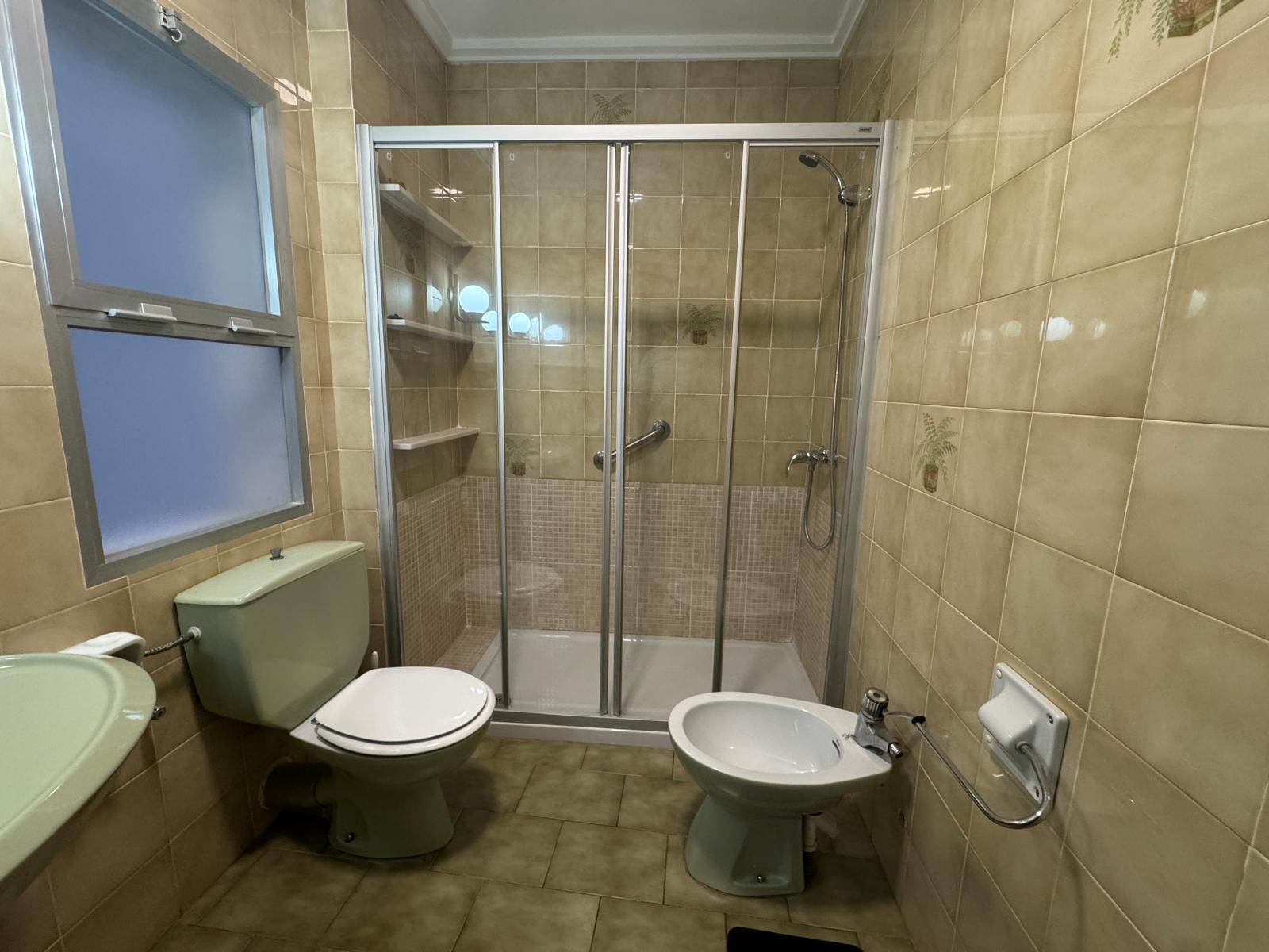 Piso en venta en Denia: 3 dormitorios y 2 baños