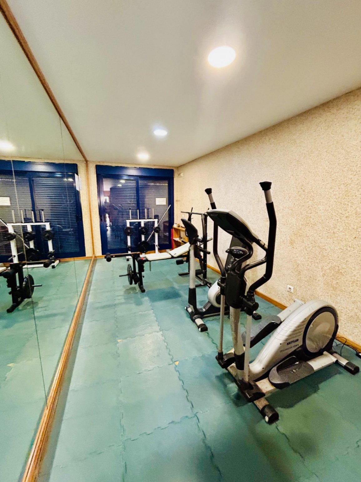954 - Apartamento en planta baja con amplia terraza y excelentes zonas comunes en Dénia
