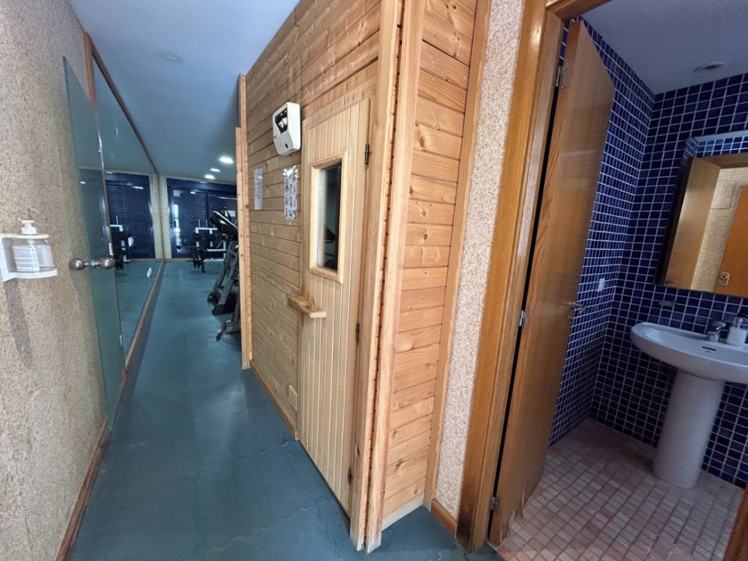 954 - Apartamento en planta baja con amplia terraza y excelentes zonas comunes en Dénia