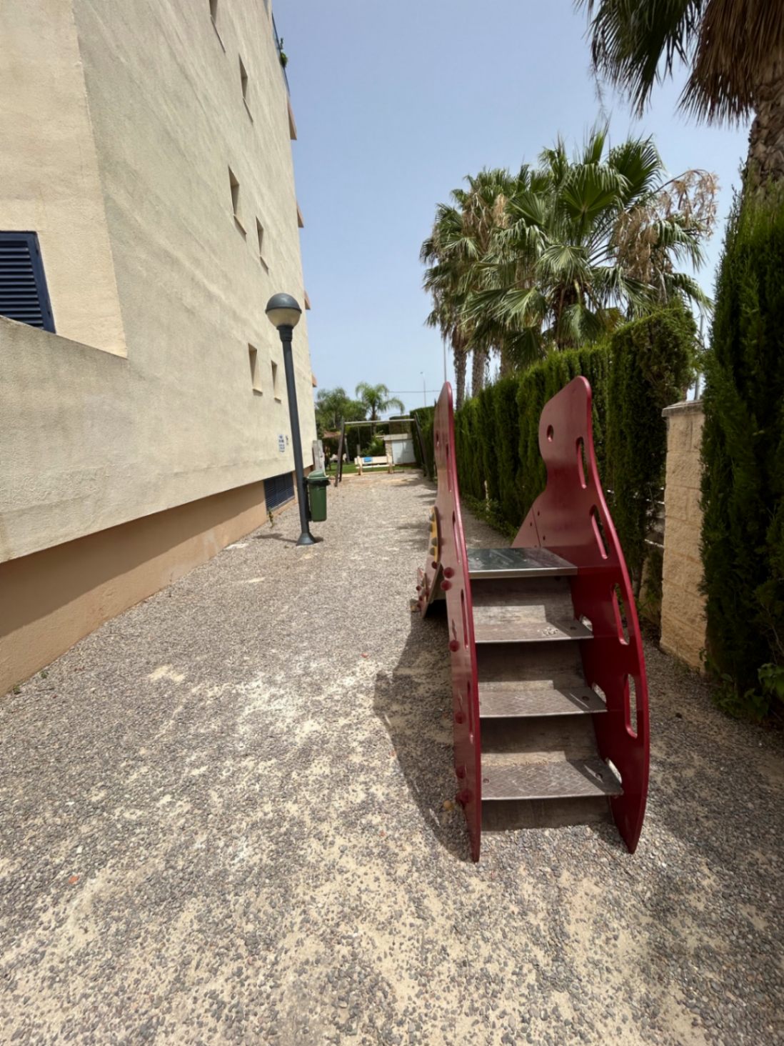 954 - Apartamento en planta baja con amplia terraza y excelentes zonas comunes en Dénia